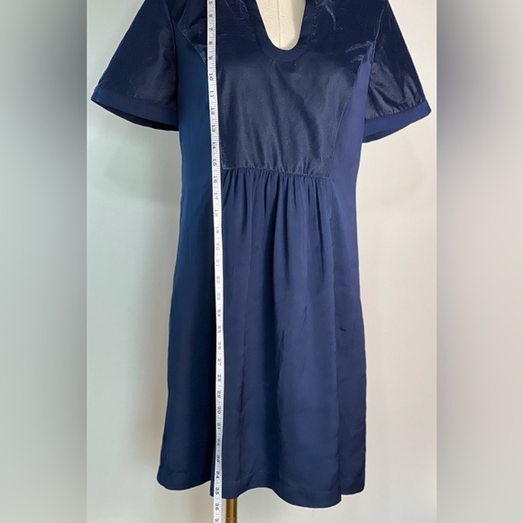 Loft Navy Blue Velvet Blocked Shift Mini Dress Short Sleeve Size Small - Picture 3 of 9